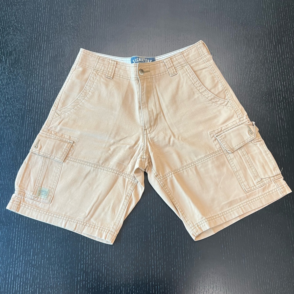 Light Khaki Cargo Shorts with Utility Pockets